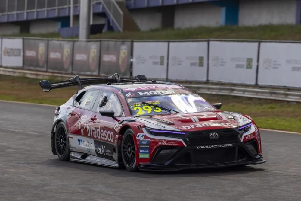 Léo Reis e Albert Costa (Rodrigo Ruiz/Car Racing)